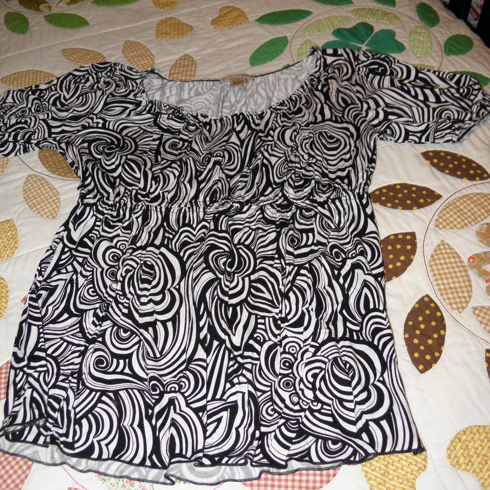 SUSAN LAWRENCE~EMPIRE BLACK & WHITE SIZE MEDIUM
